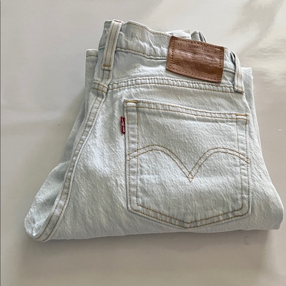 Levi’s Premium Wedgie Straight High Rise Size 24 - Picture 3 of 16